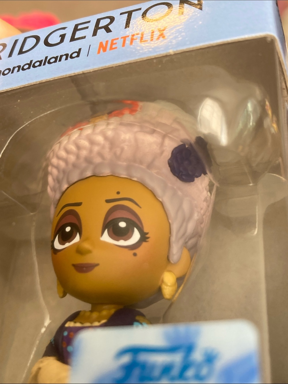 Funko Bridgerton Queen Charlotte Netflix Vinyl Figure - Purple & Gold - Picture 11 of 13